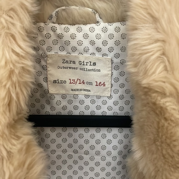 Faux fur vest, fits like xxs - Picture 2 of 3